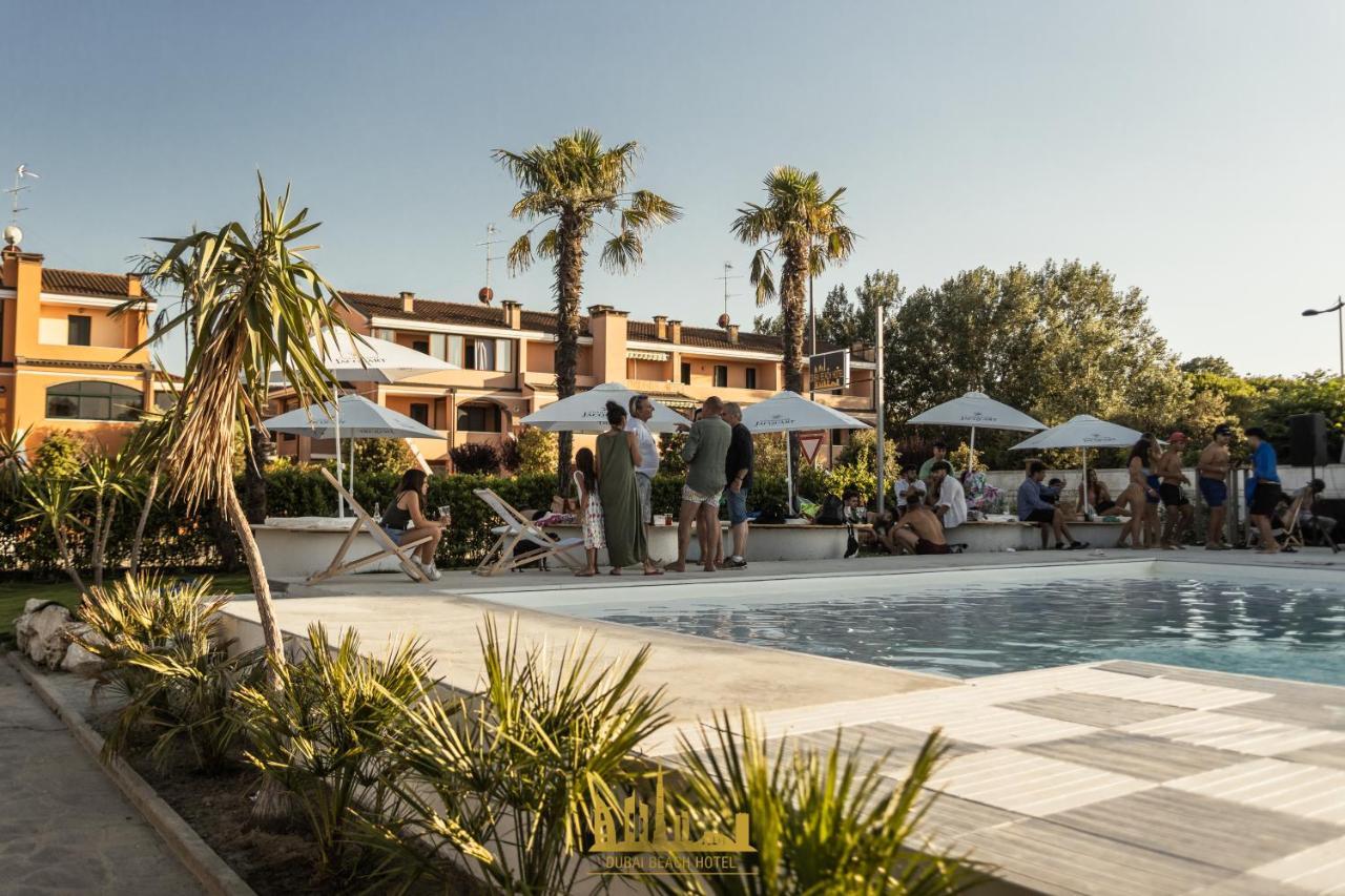 Dubaibeachotel Llido Degli Estensi Exteriér fotografie